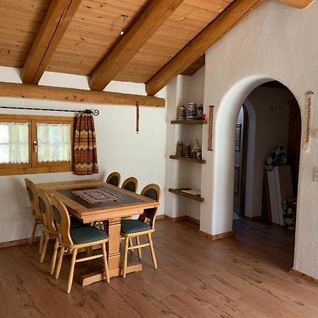 Ferienwohnung Jalet Tschierv Екстериор снимка