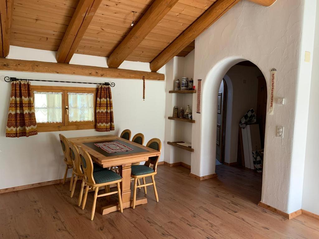 Ferienwohnung Jalet Tschierv Екстериор снимка